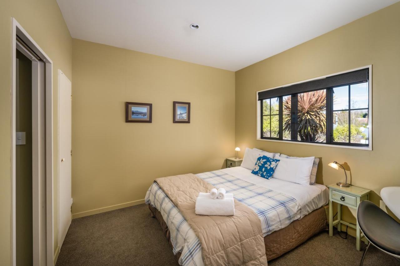 Criffel Peak View Bed And Breakfast Wanaka Exterior photo